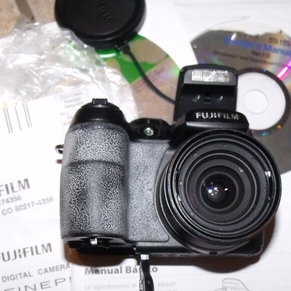 Black Fujifilm FinePix S Series S1500 10.0MP Digital Camera TESTED & WORKING - Picture 2 of 7